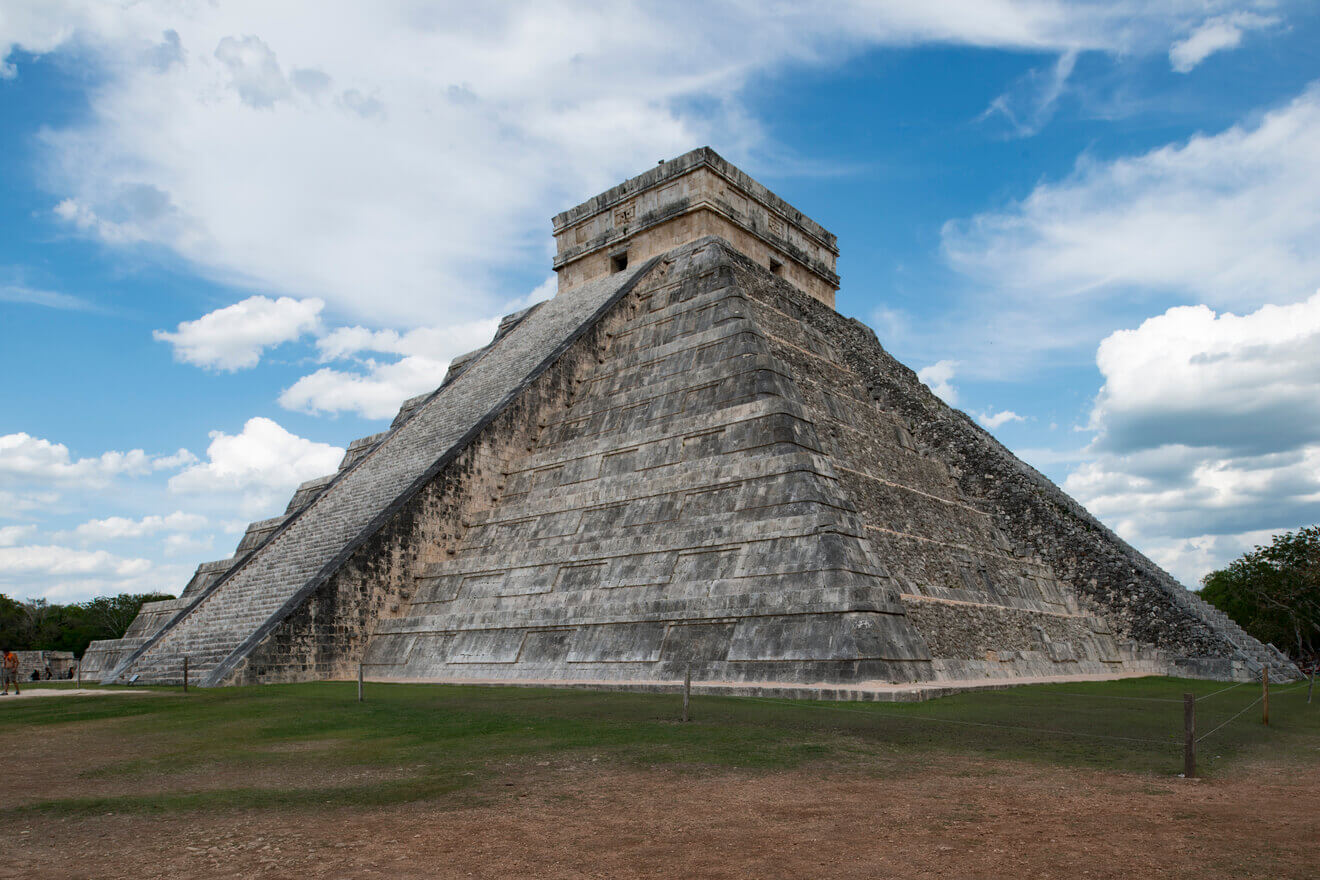 Visita Guiada a Chichén Itzá: Historia Viva del Mundo Maya